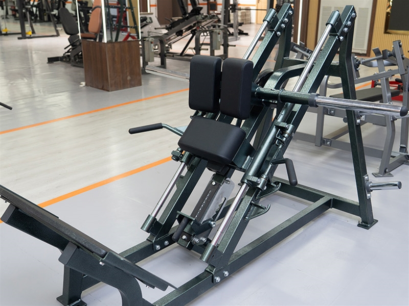 45度角斜蹲训练器